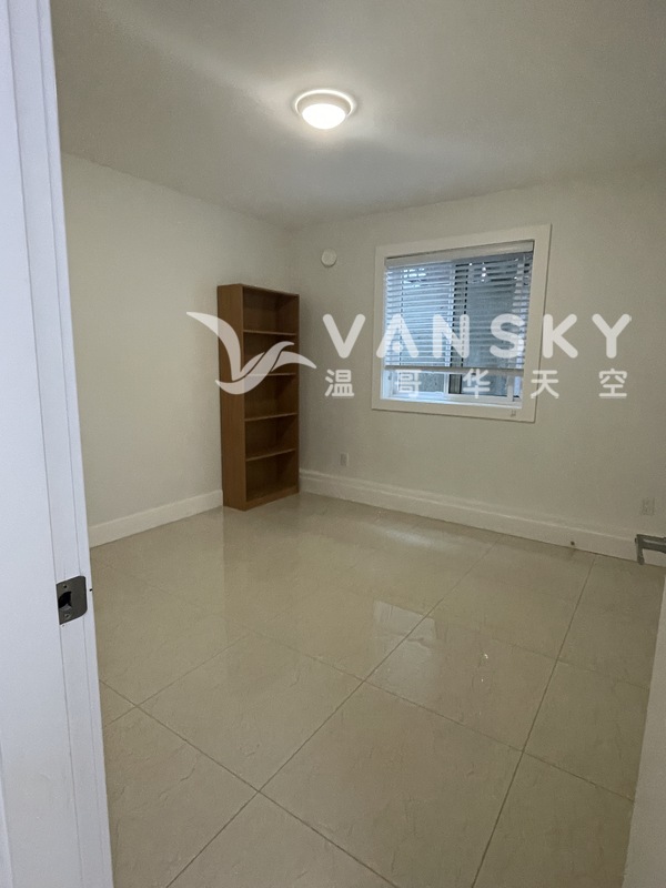 素里台湾村崭新半地下两房一厅独立单位出租