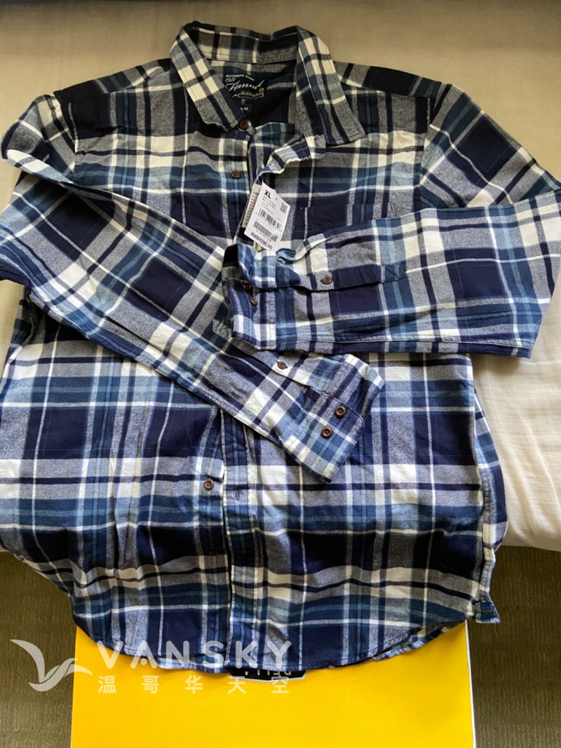 全新带标签衣服