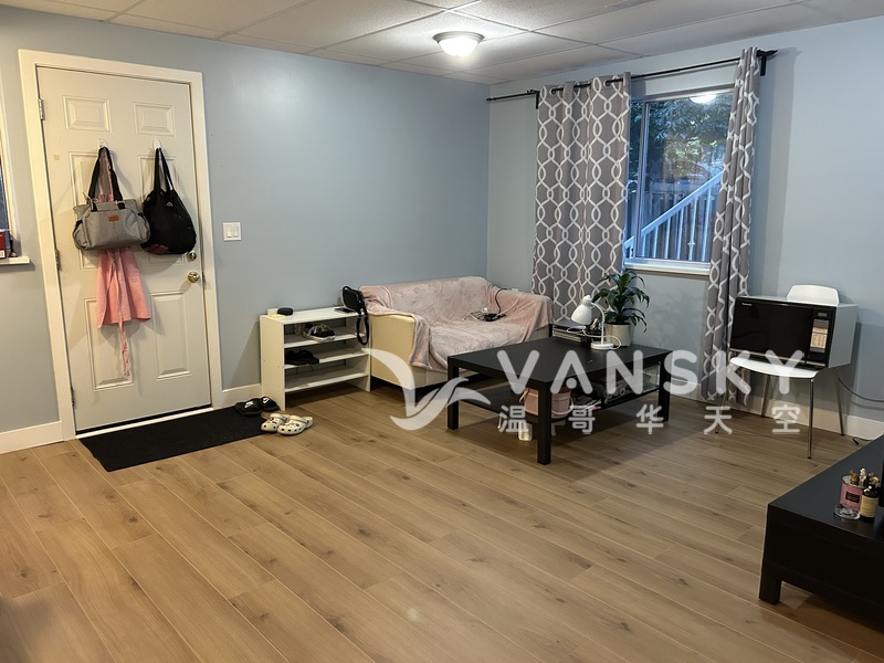 北素里独立屋楼下两房一厅