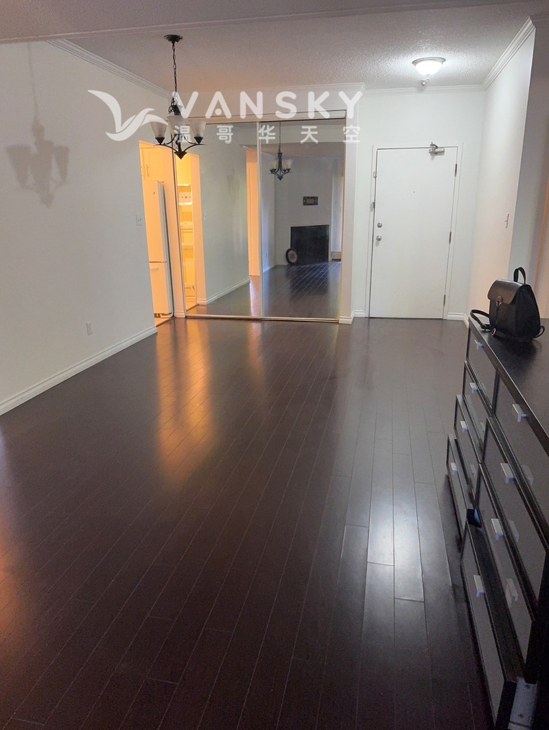 列治文大两房两卫公寓出租