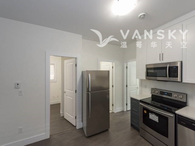 Burnaby近Edmonds天车站岀租