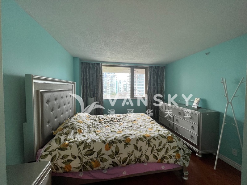 Richmond 中心高层分租主卧