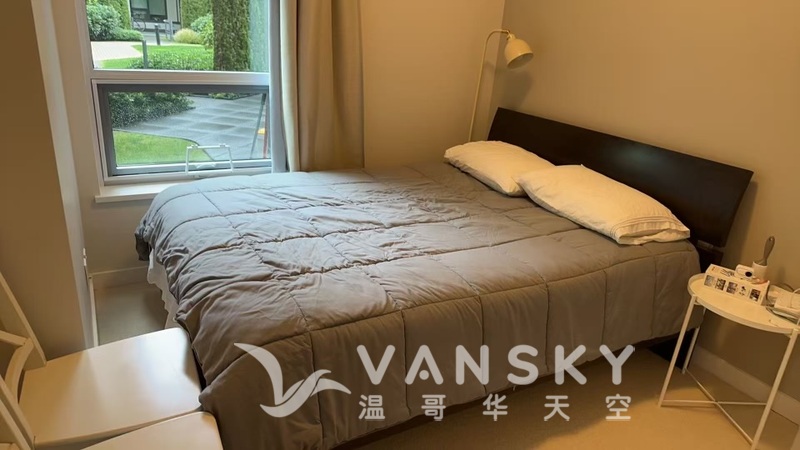 很新床架和床褥