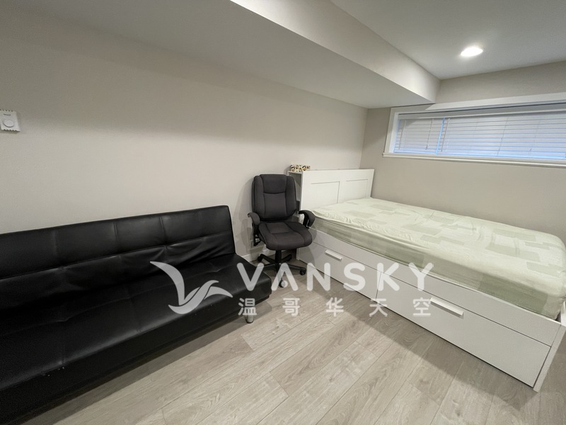 溫東Killarney區樓下3間套房出租