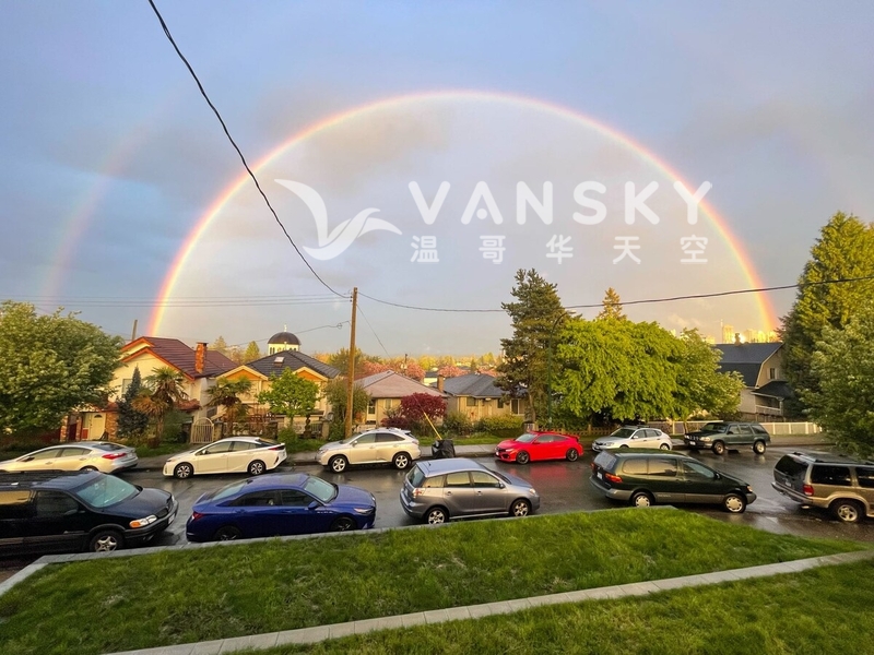 温东阳光明媚一室近邻本那比Metrotown 