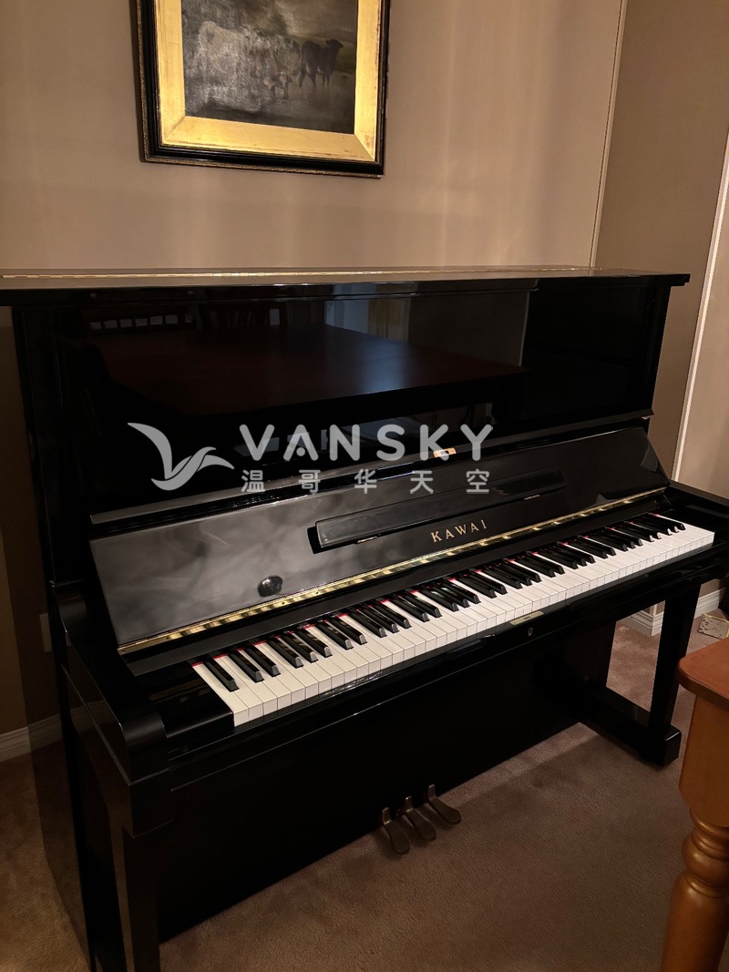 八成新钢琴出售
