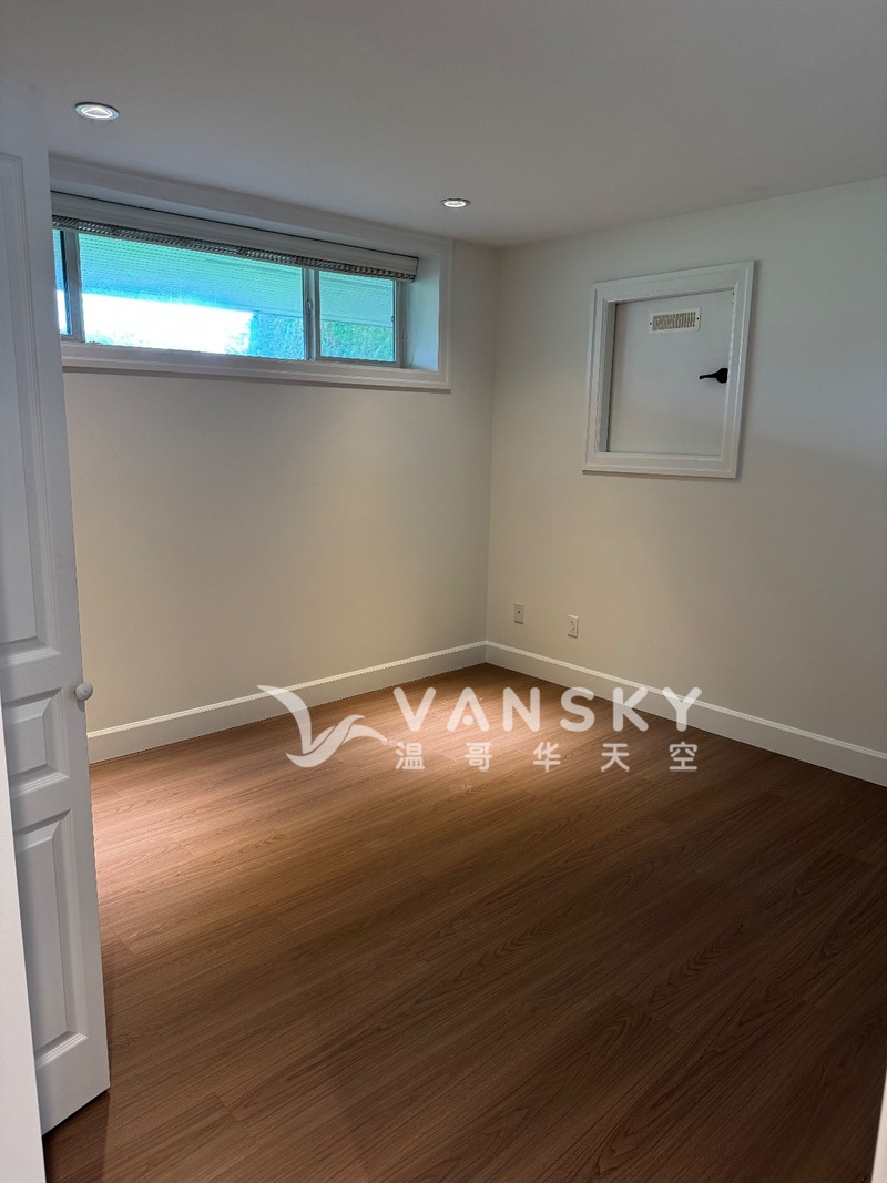 本拿比近BCIT和Moscrop中学一房