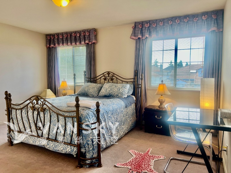 溫馨精緻陽光燦爛別墅2樓大房間