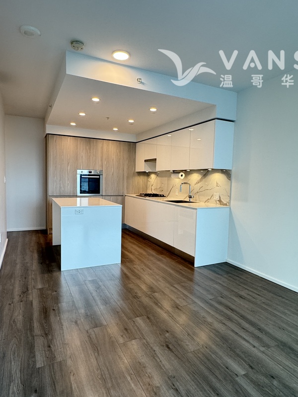 本拿比Lougheed 全新高屋一房一厅一卫公寓