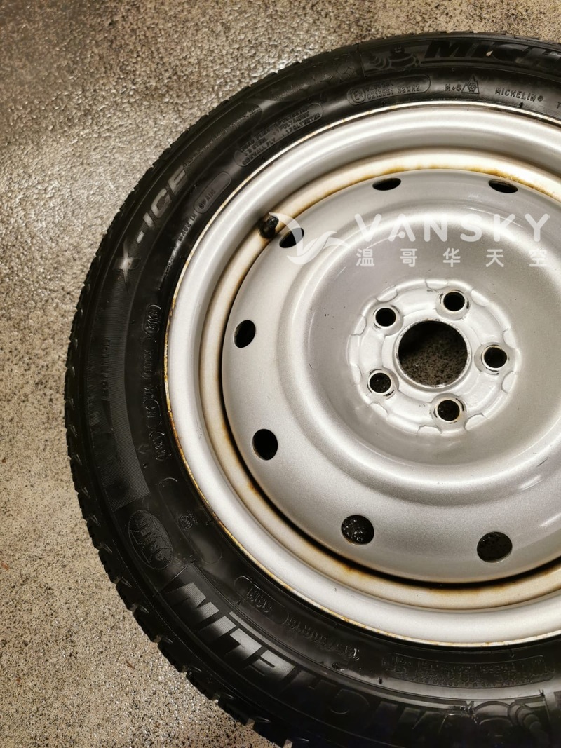 一組新 4條米其林 X Ice 195/60 R16輪胎