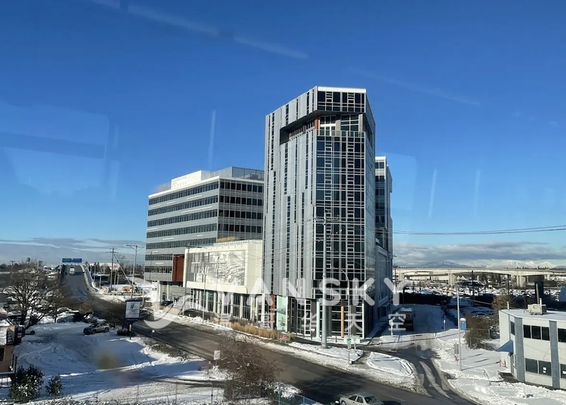 列治文天车站旁多功能办公室出租