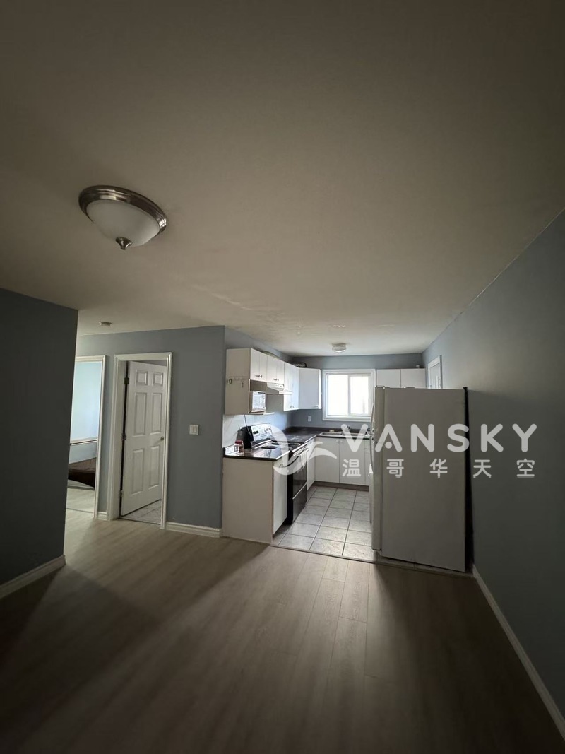 本拿比Edmonds 社区独立屋地上二室一厅出租