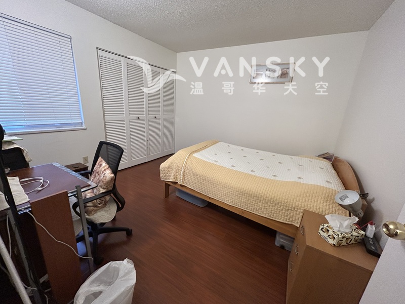 楼上雅房独立厕所