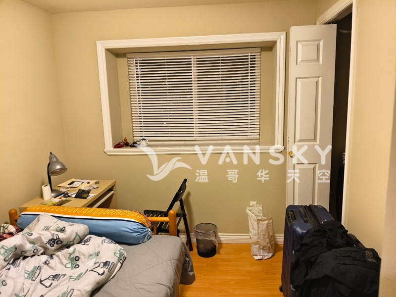 近brentwood mall 和metrotown楼上房间出租