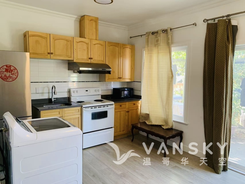 本拿比独立出入平地一房一厅方便去BCIT