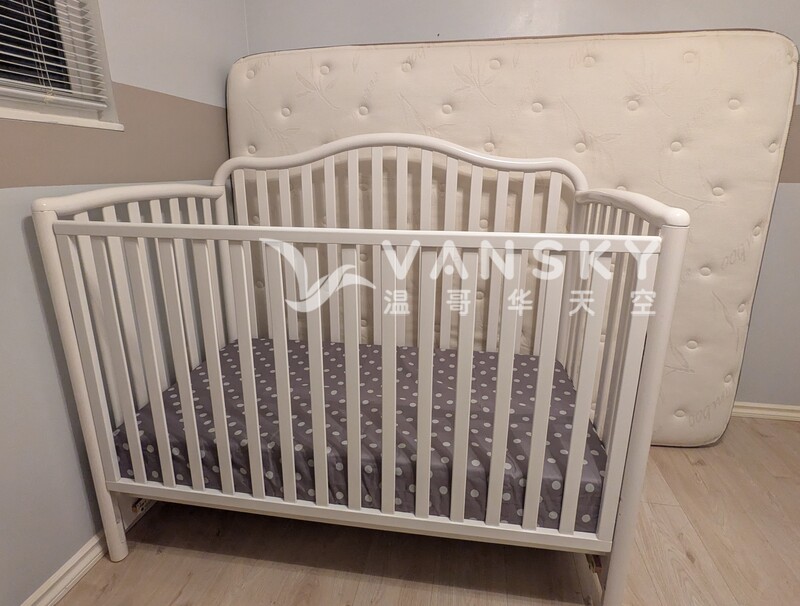 婴儿床
