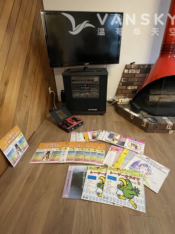 全套镭射播放系统和大小光盘