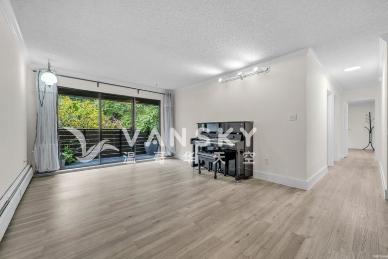 九成新钢琴搬家急售