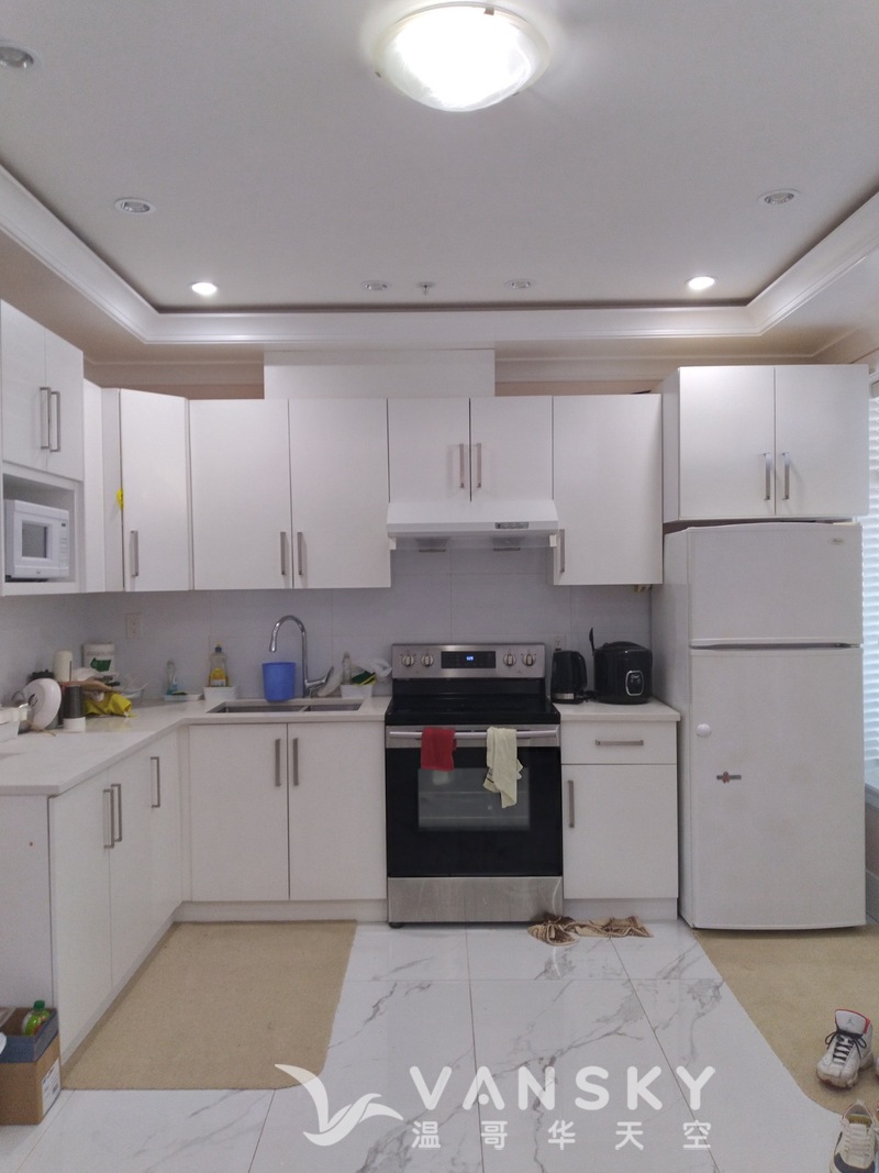 溫东樓上亮屋单房出租近天车站，860每月