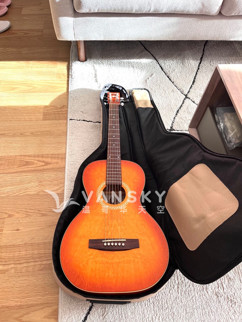 加拿大製造木结他 Art&Lutherie