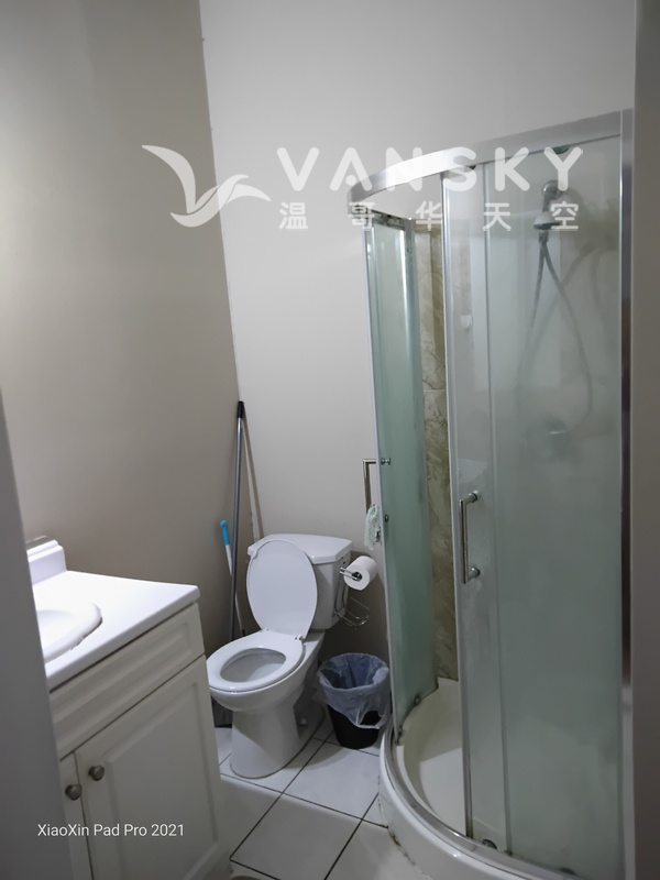 二楼独立出入和卫浴单房短租开车8分钟到metrotown