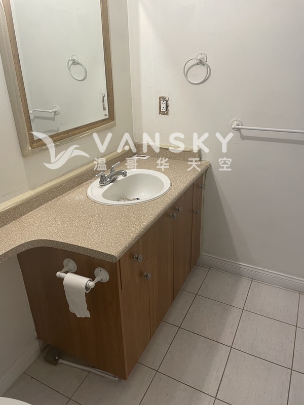 Surrey king george & 92ave 两室一厅出租