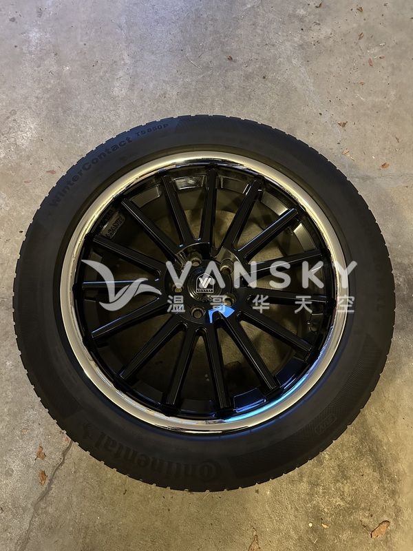 一套冬天轮胎包括高级铝合金轮毂及TPMS胎压传感器