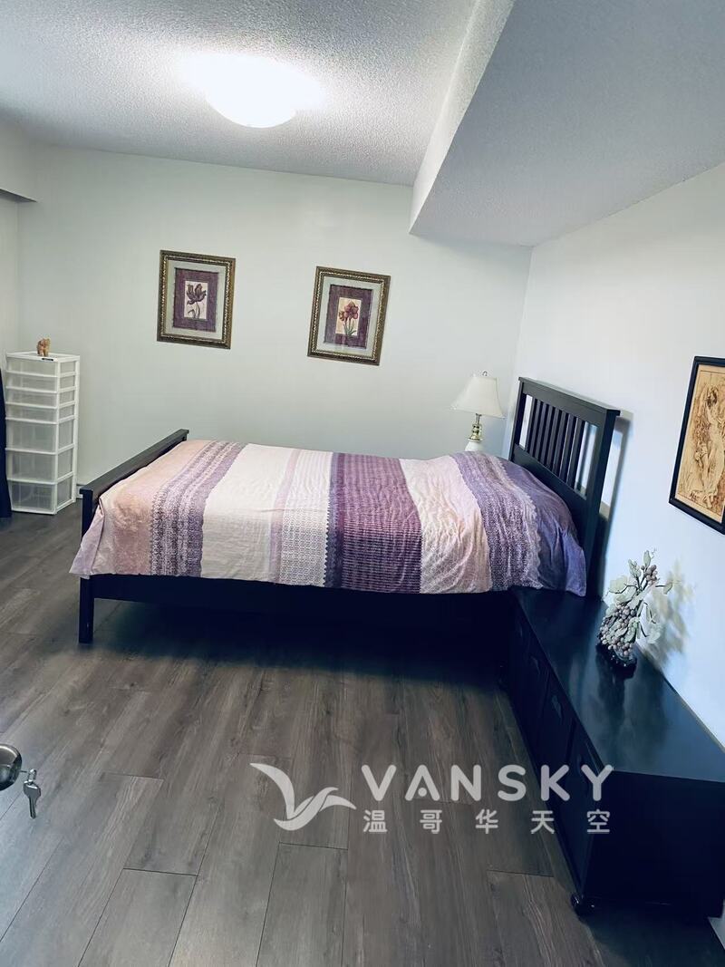 地上一楼 一室一厅分门出入 独立卫生间  开车9分钟到SFU 