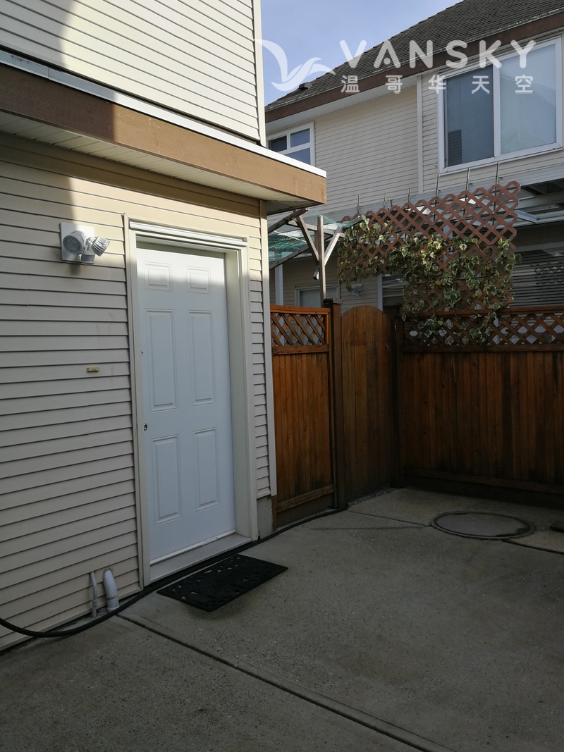 近蘭里大统華 1 房后巷屋