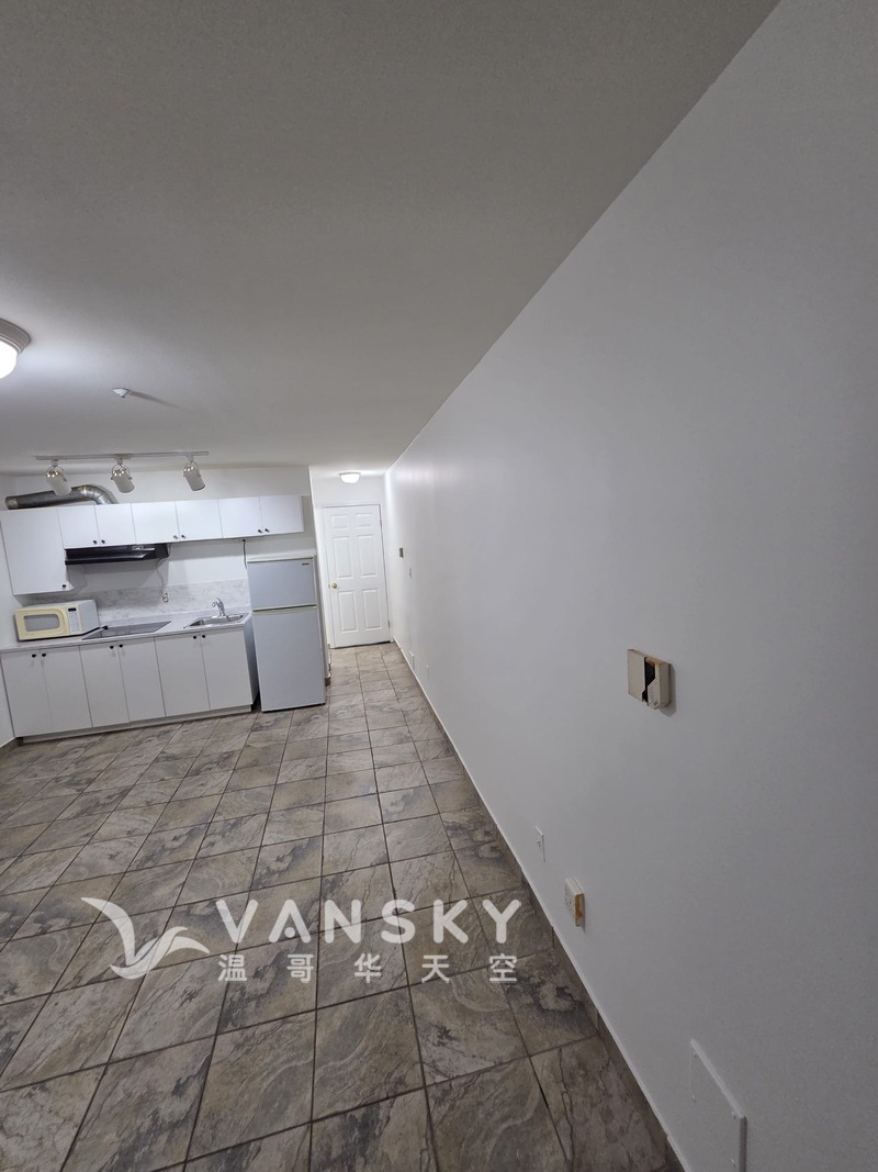 溫東Broadway and Rupert開放式一廳一廁招租