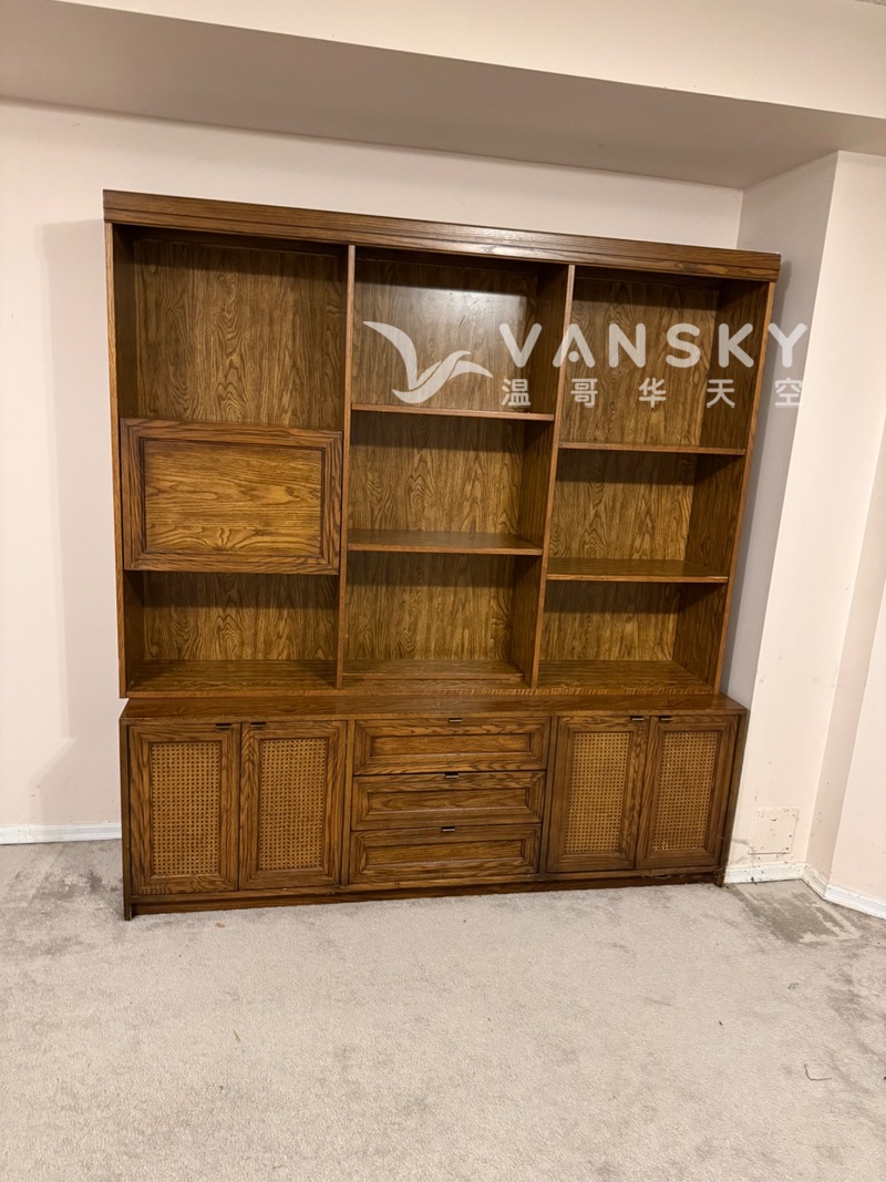 有一个电视柜可以做书柜两用的免费自取，有喜欢的就要马上过来自取，1月28号前可以取之后就要拿去垃圾场扔了，