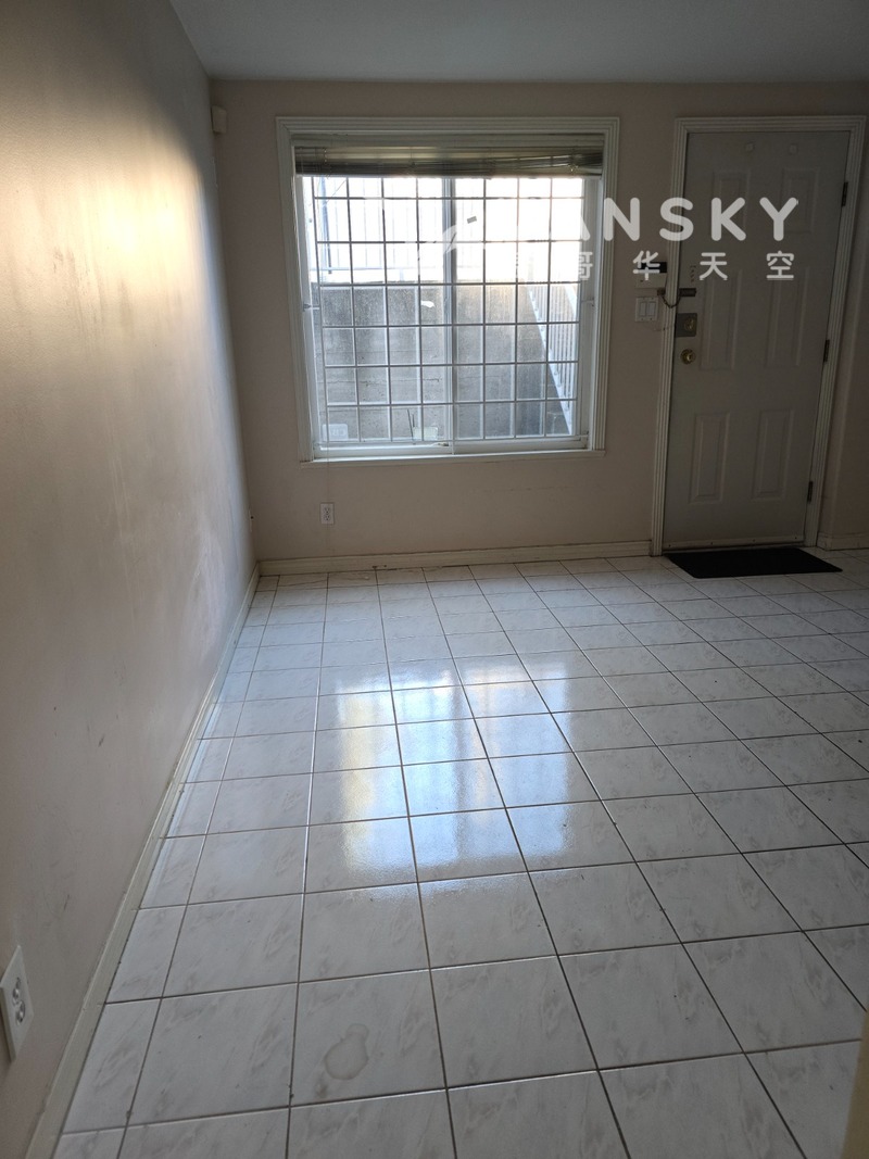 Main夹55街，一房一厅