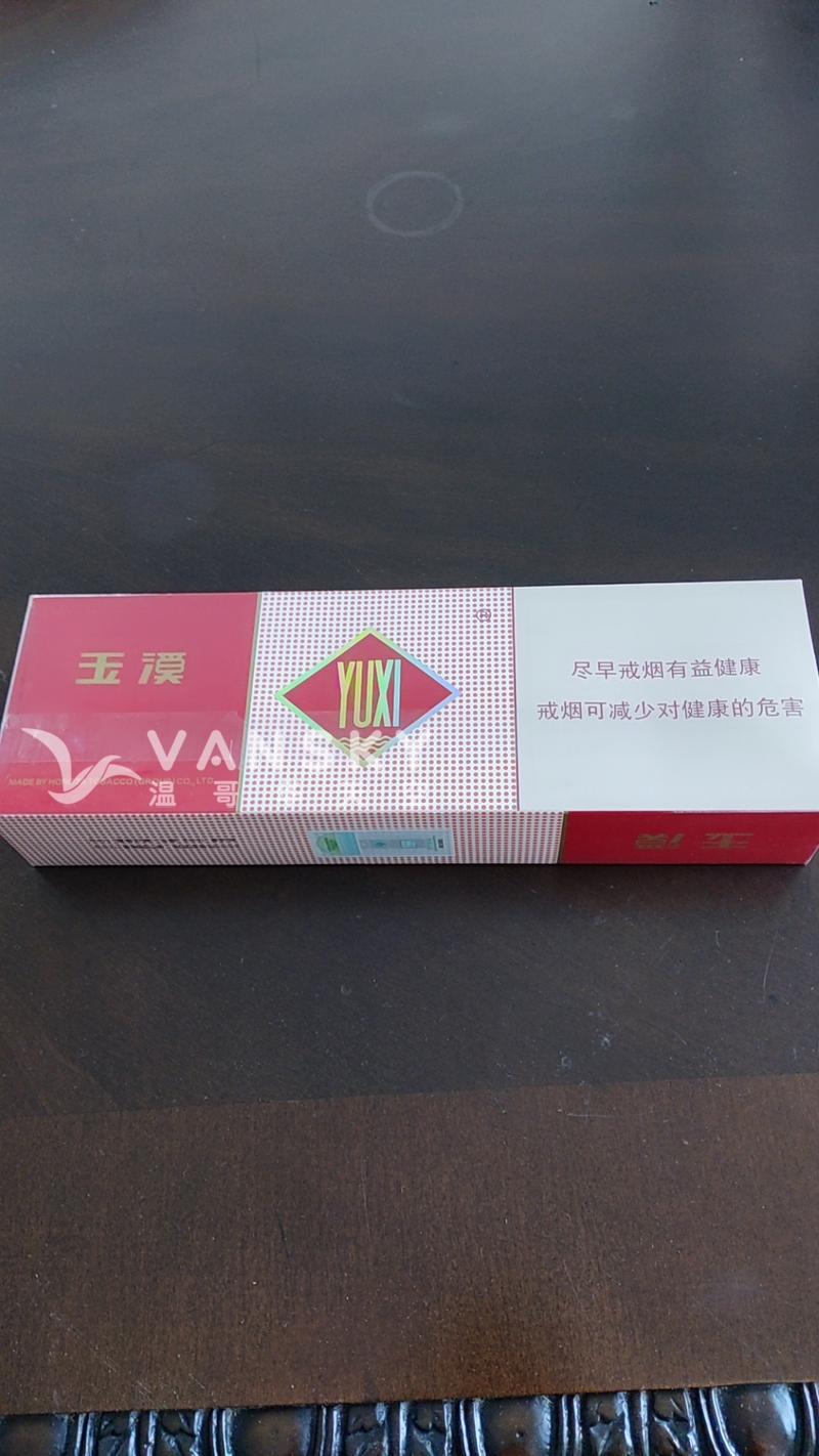 免税店硬包玉溪烟一条