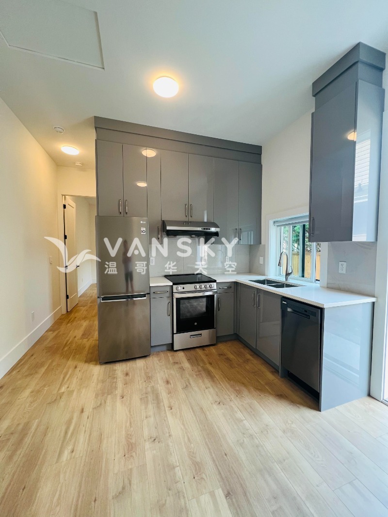 260426124518_Kitchen.jpg