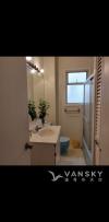 UBC/Kitsilano House主层一间朝南大房间出租带步入式衣柜