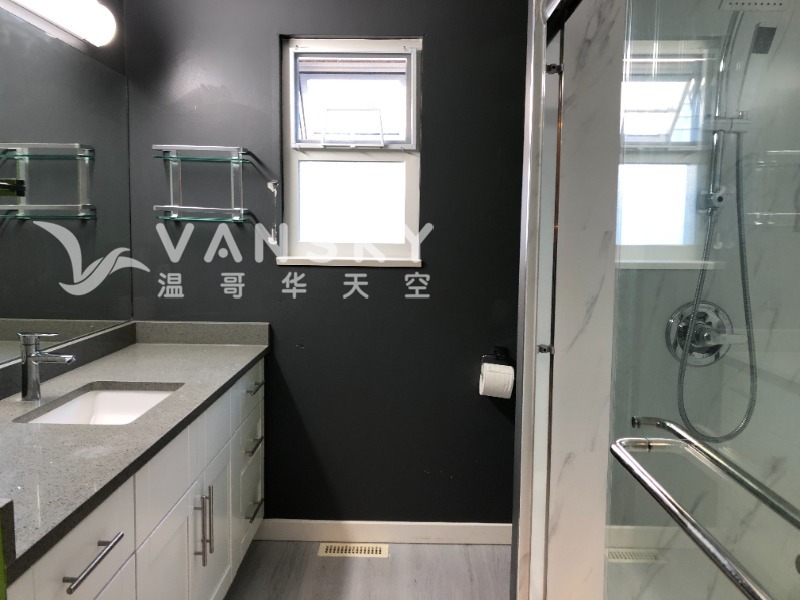 260526214233_2-bathroom.JPG