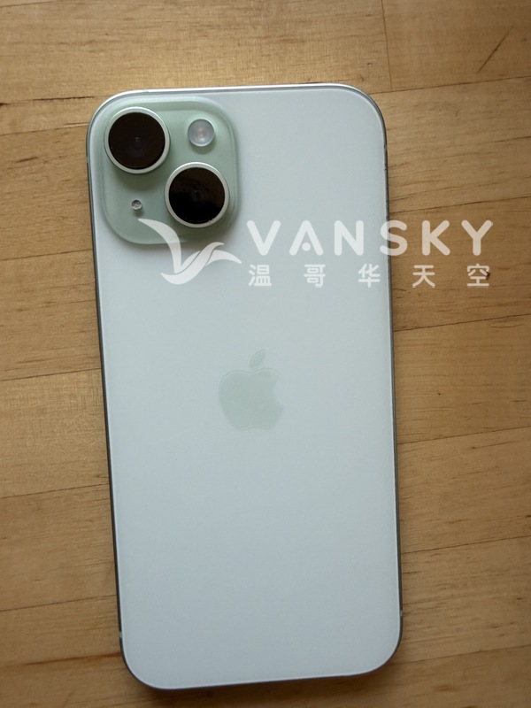 九成新果绿色iPhone 15