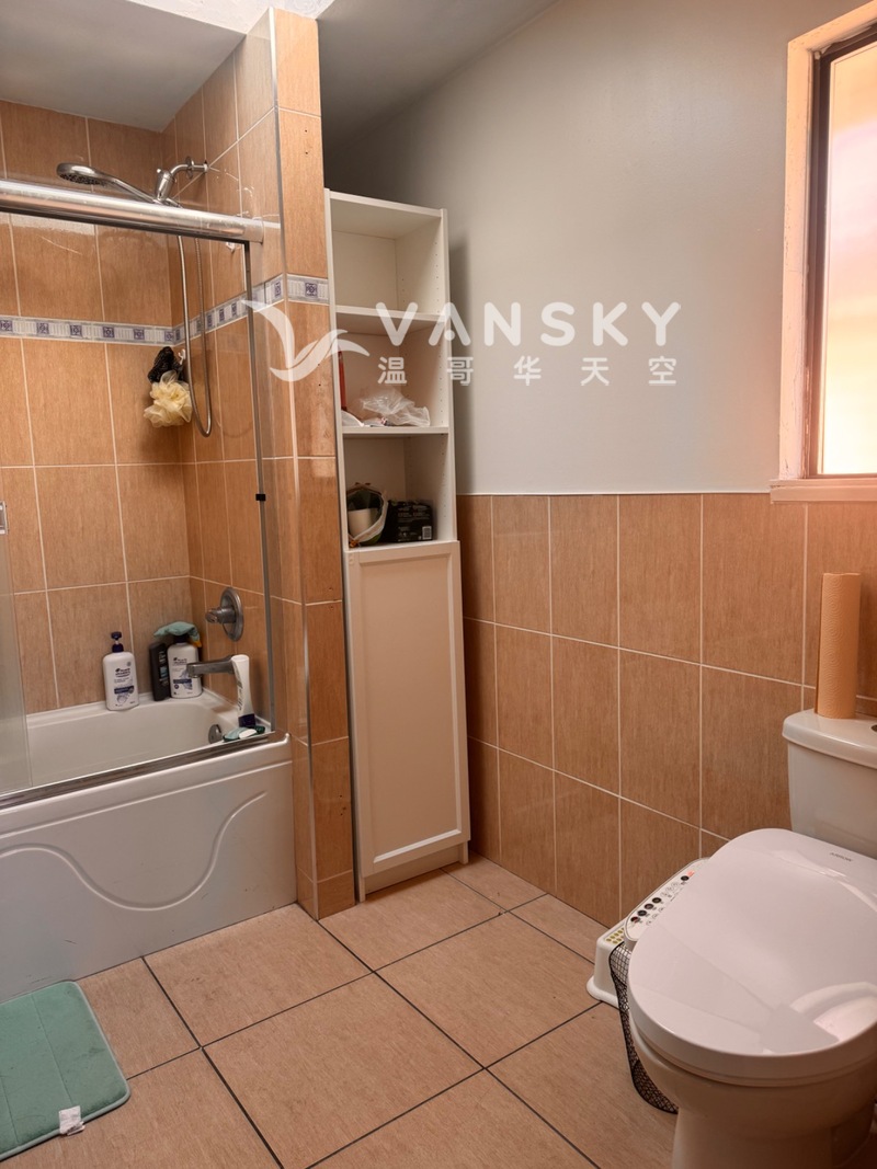 列治文市中心一卧超大套间出租，院内停车，独立卫浴