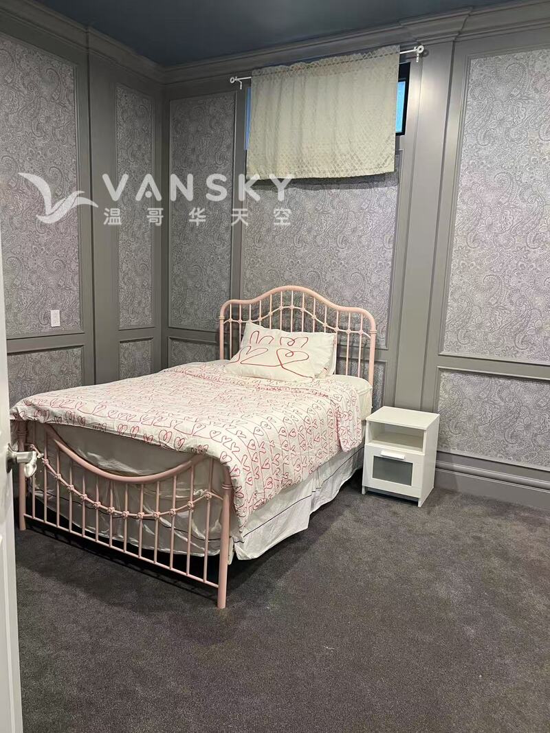 本拿比近BCIT，Metrotown豪华别墅地下独立二房一卫，适合二男生或二女生