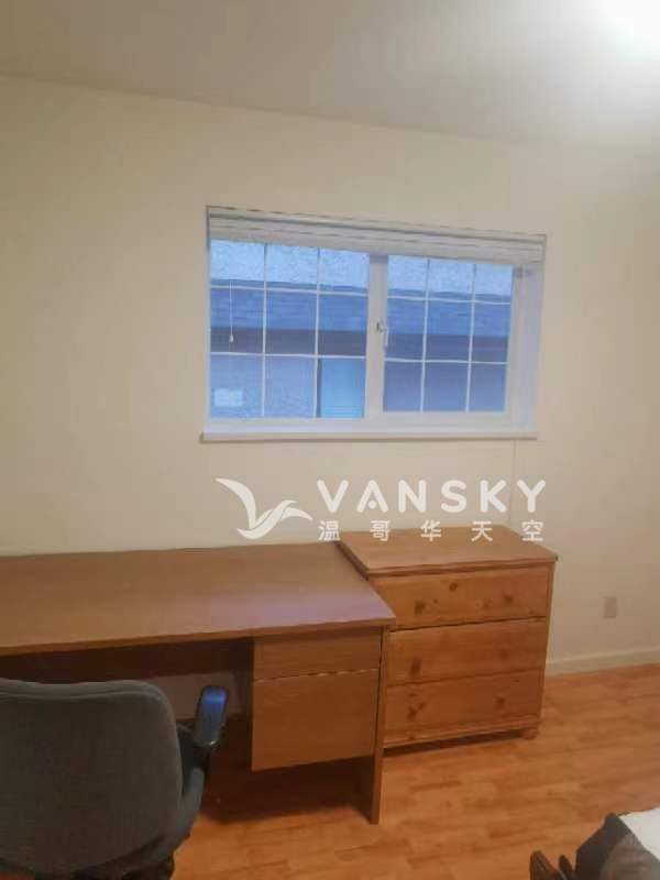 北本那比，近SFU 大学，交通方便，地上二层，一室出租。只租男生。