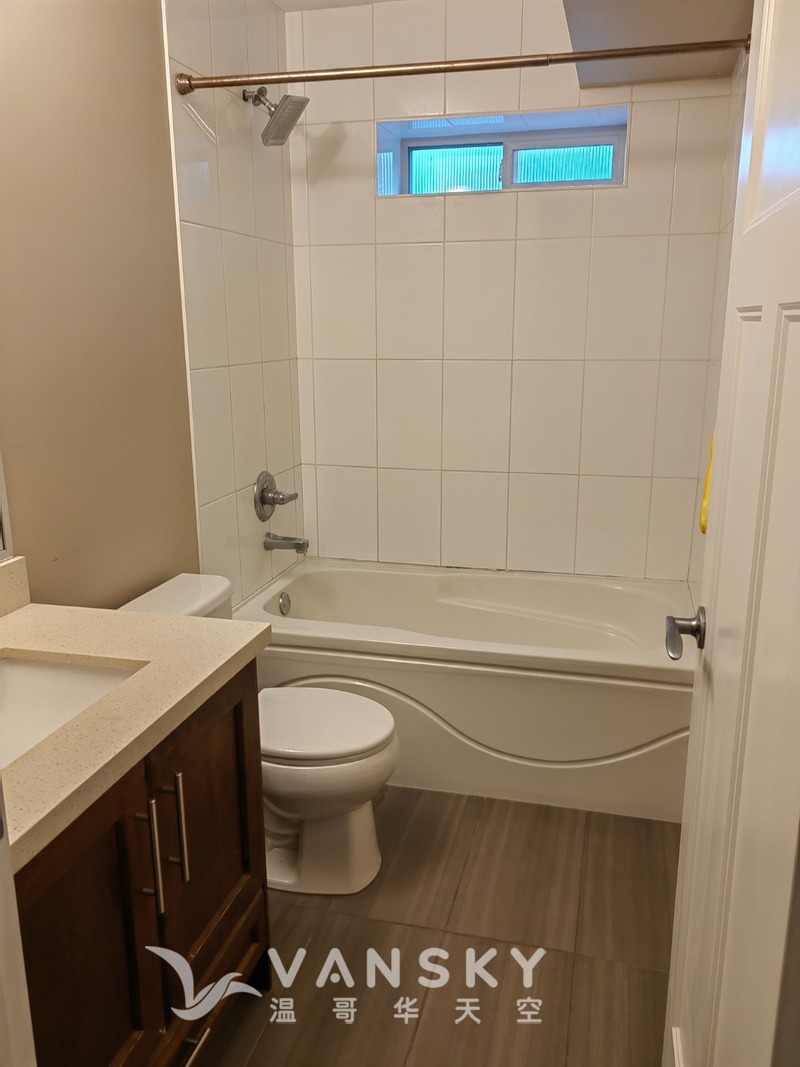 Burke mountain2房地上basement出租