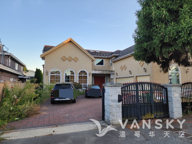 列治文Blundell附近独立屋一楼带独卫卧室出租