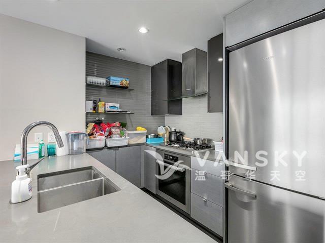 220713153301_kitchen.jpg