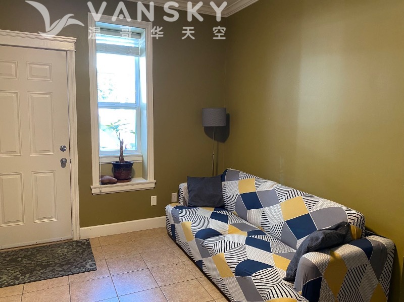 近鹿湖平地独立出入一室一厅光亮房出租，144到SFU, Metrotown , 随时入住