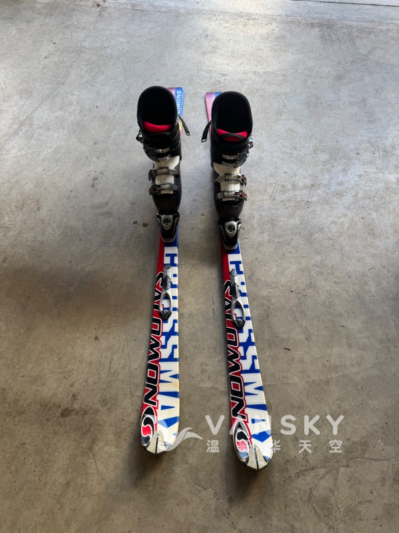 出穿过2次的滑雪鞋送滑雪板
