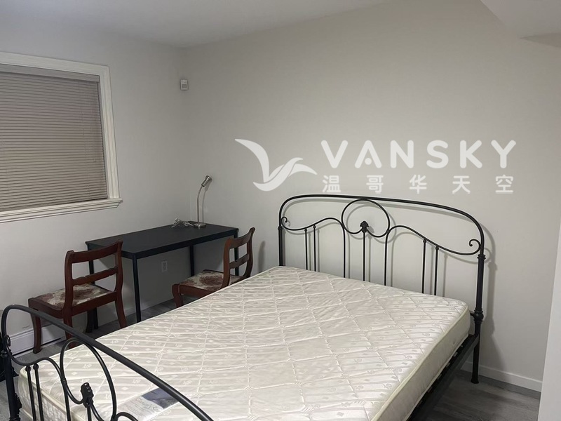 列治文中心连排套房分租