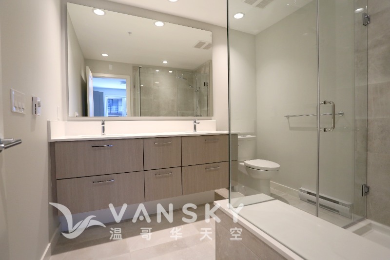 Buquitlam高贵林西 2室2卫全新公寓，步行至天车站