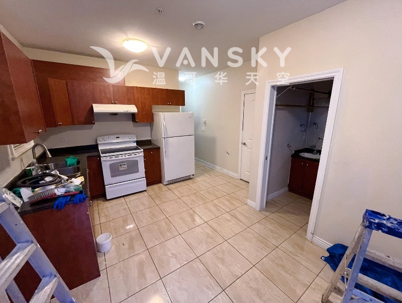 41街Joyce 夾Kingsway 2房1廳近天車站巴士站