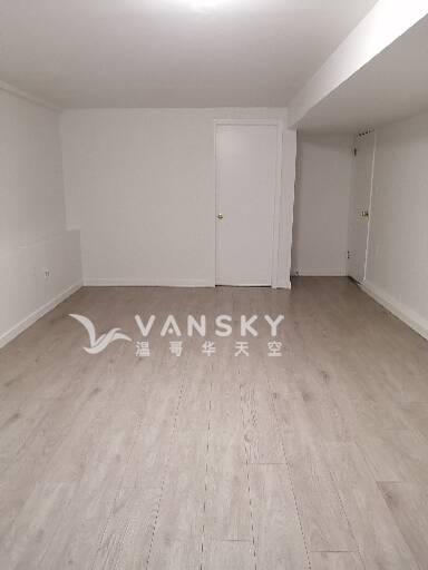 新装修三房一厅出租