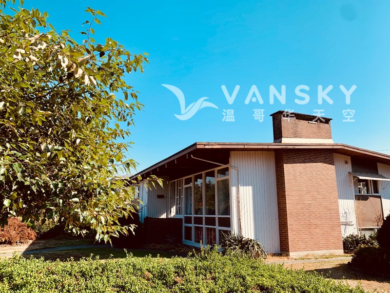 附獨立衛浴的寬敞臥室